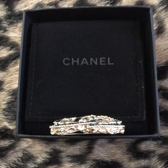 Chanel Enamel CC Black and Gold Brooch - Picture 3 of 5
